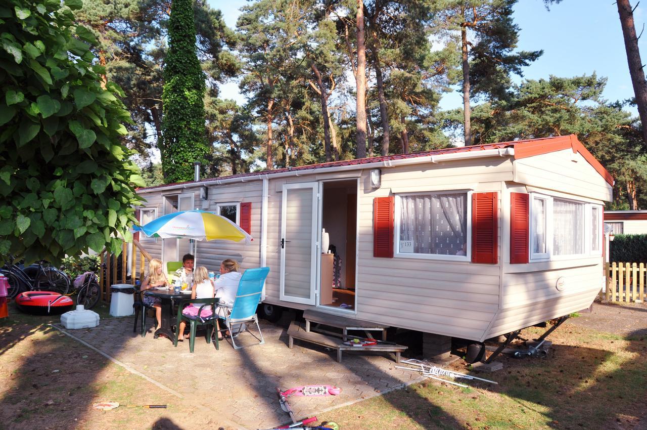 Hotel Camping Blauwe Meer Nv Lommel Esterno foto