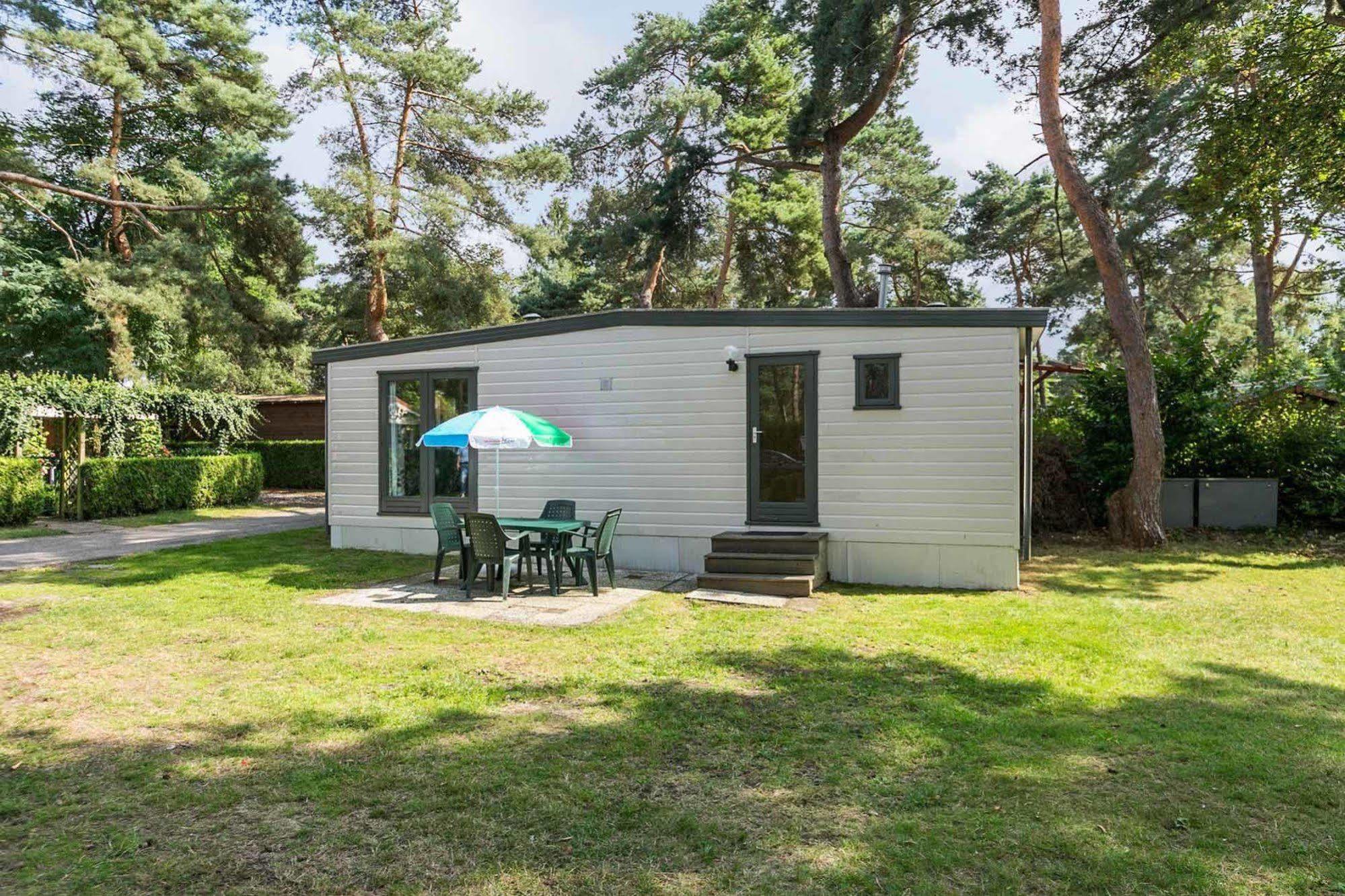 Hotel Camping Blauwe Meer Nv Lommel Esterno foto