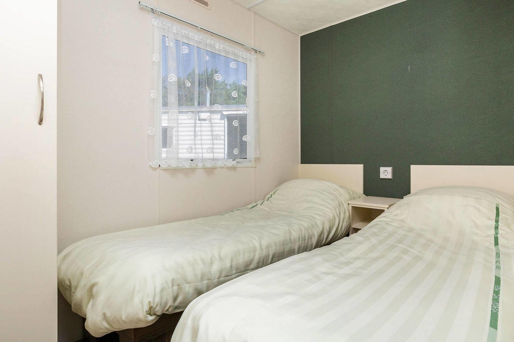 Hotel Camping Blauwe Meer Nv Lommel Esterno foto